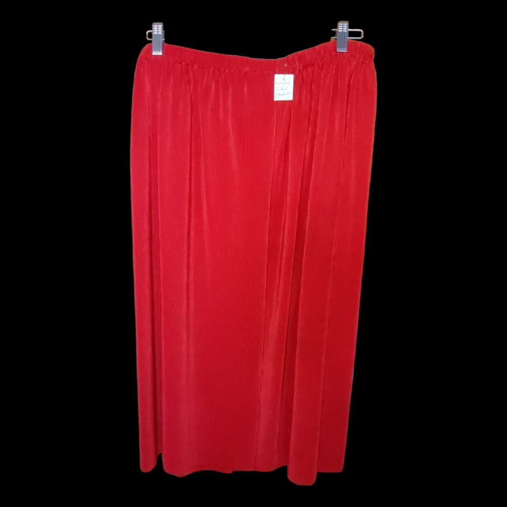 ❤️ Red Skirt Medium Guadamala